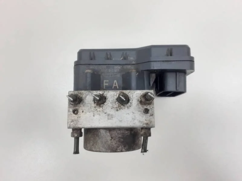 Блок ABS (насос) Toyota Corolla E150 2006-2013