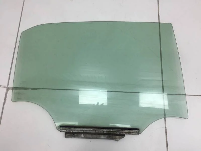 Стекло двери задней правой Toyota Corolla E150 2006-2013