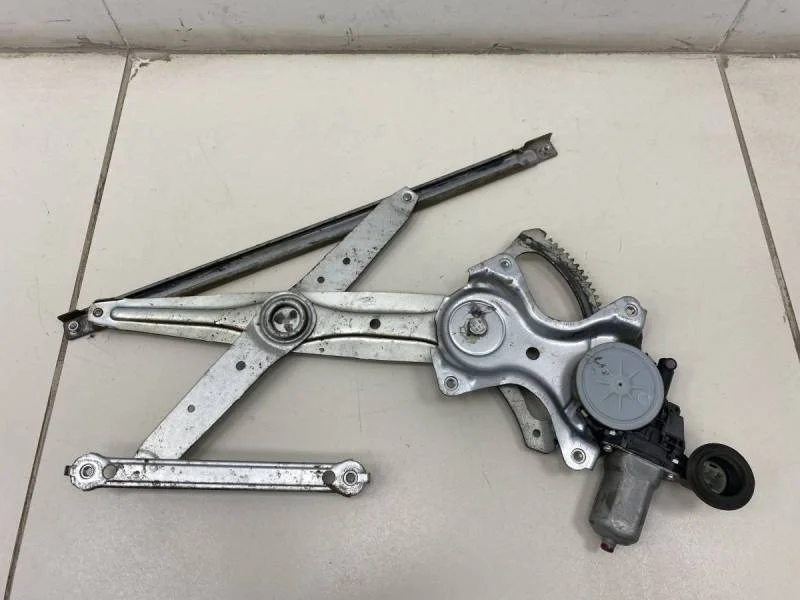 Стеклоподъемник электр. передний правый Toyota Corolla E150 2006-2013