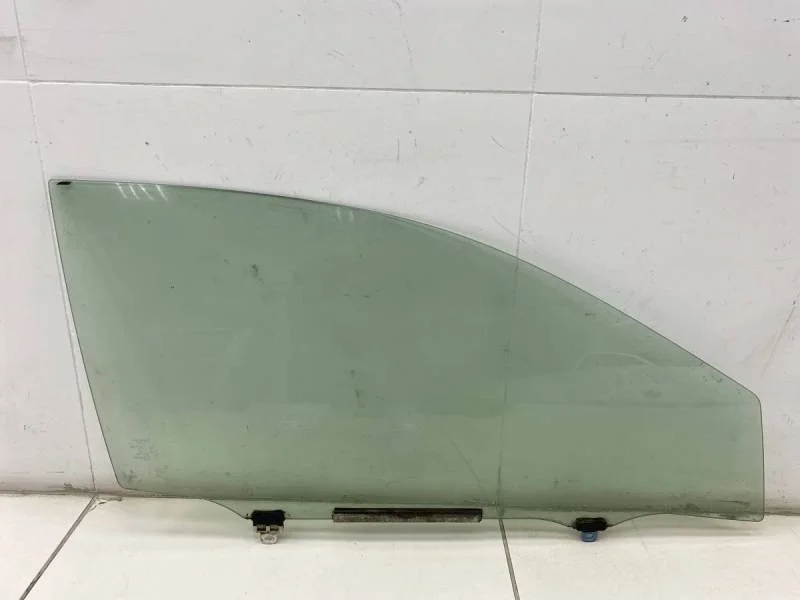 Стекло двери передней правой Toyota Corolla E150 2006-2013