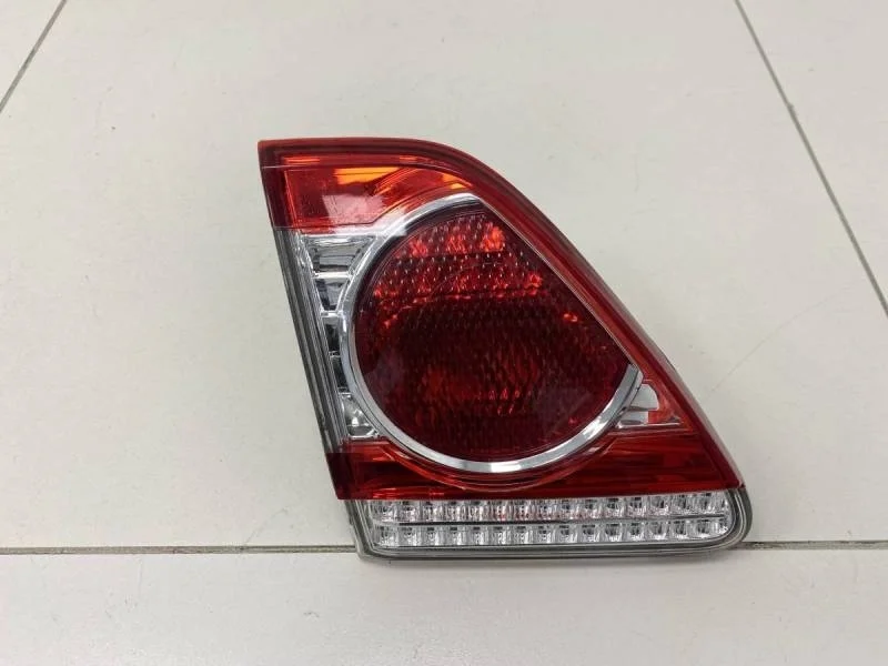 Фонарь задний внутренний левый Toyota Corolla E150 2006-2013
