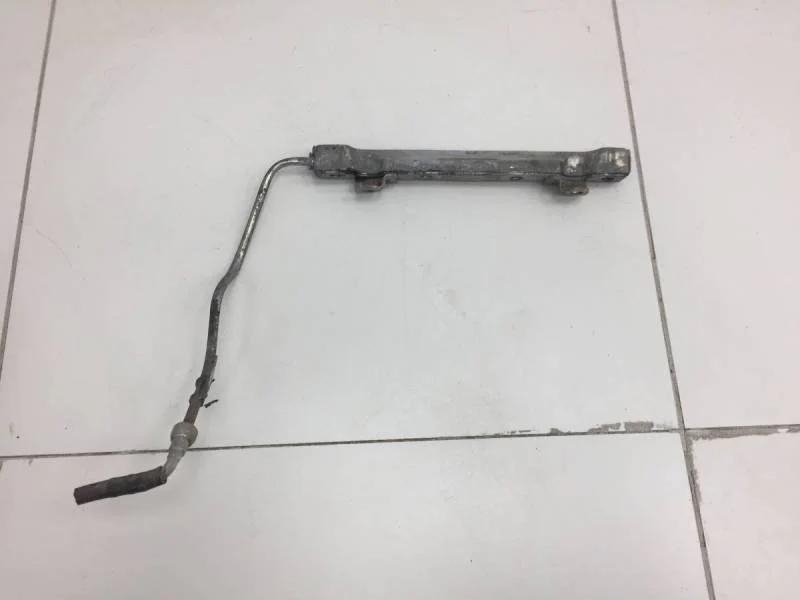 Рейка топливная (рампа) Toyota Corolla E150 2006-2013