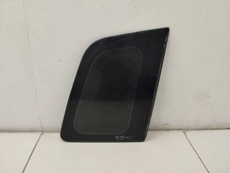 Стекло кузовное глухое правое Ford Fusion (JU) 2002-2012