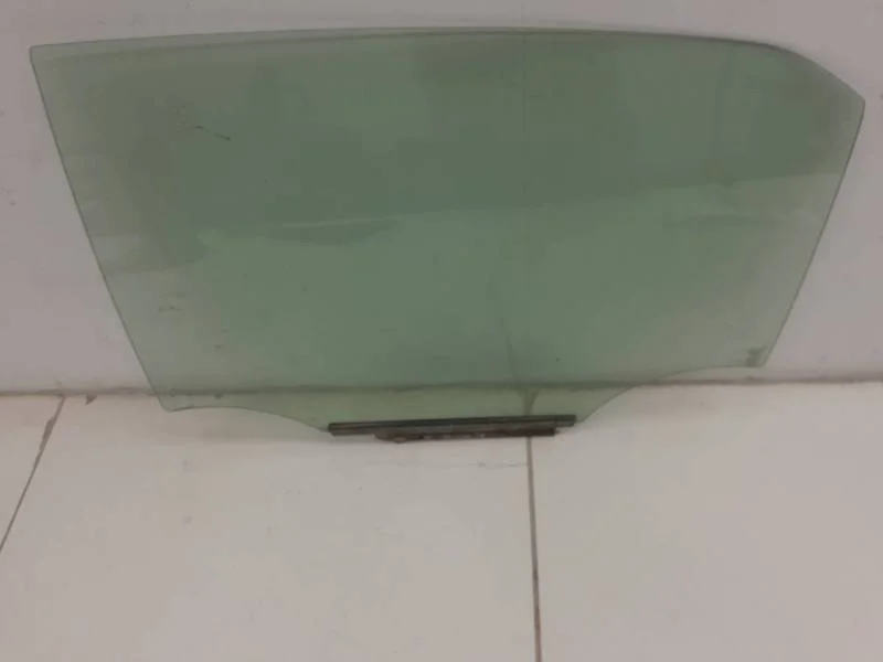 Стекло двери задней левой Toyota Corolla E150 2006-2013