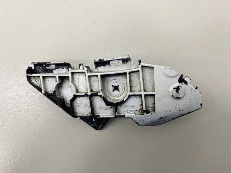Кронштейн заднего бампера левый Toyota Corolla E150 2006-2013