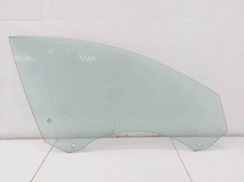 Стекло двери передней правой Audi A6 (C6) 2005-2011