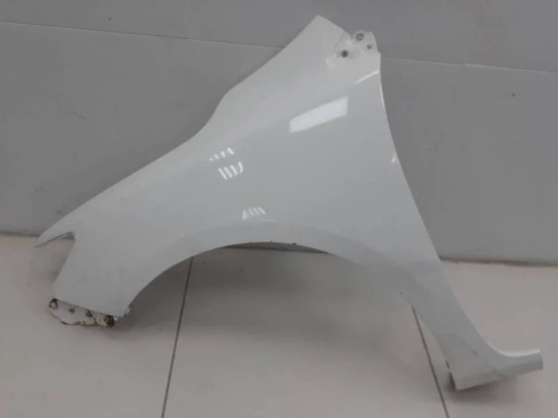 Крыло переднее левое Toyota Corolla E150 2006-2013