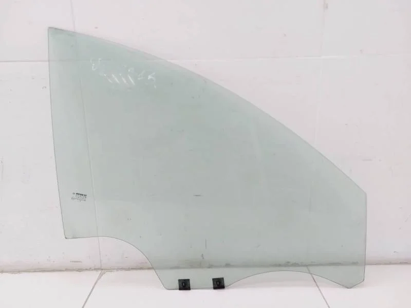 Стекло двери передней правой Renault Logan (2) 2014>