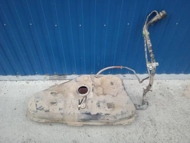 Бак топливный Toyota Corolla E120 2001-2007