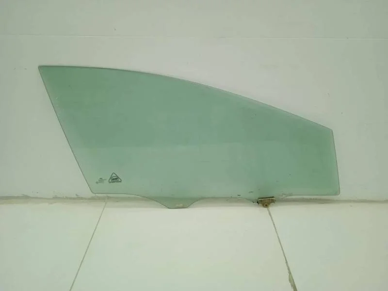 Стекло двери передней правой Kia Ceed (JD) 2012-2018