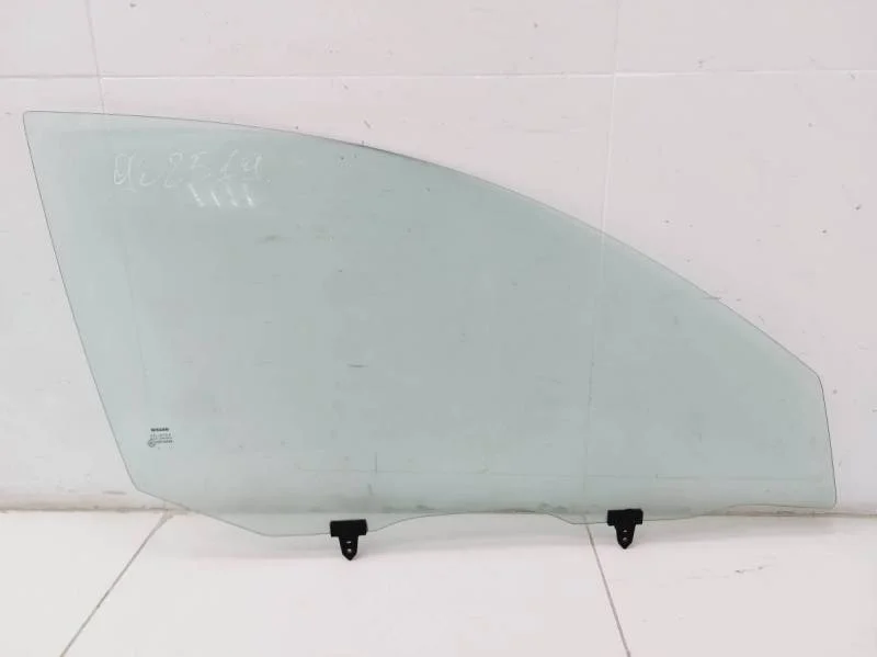 Стекло двери передней правой Nissan Primera (P12) 2002-2007