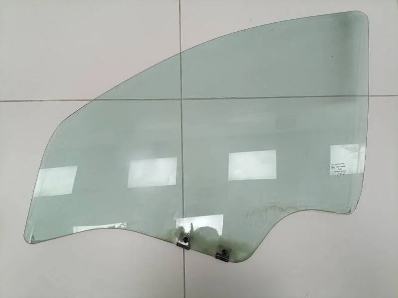 Стекло двери передней левой Renault Sandero 2009-2014