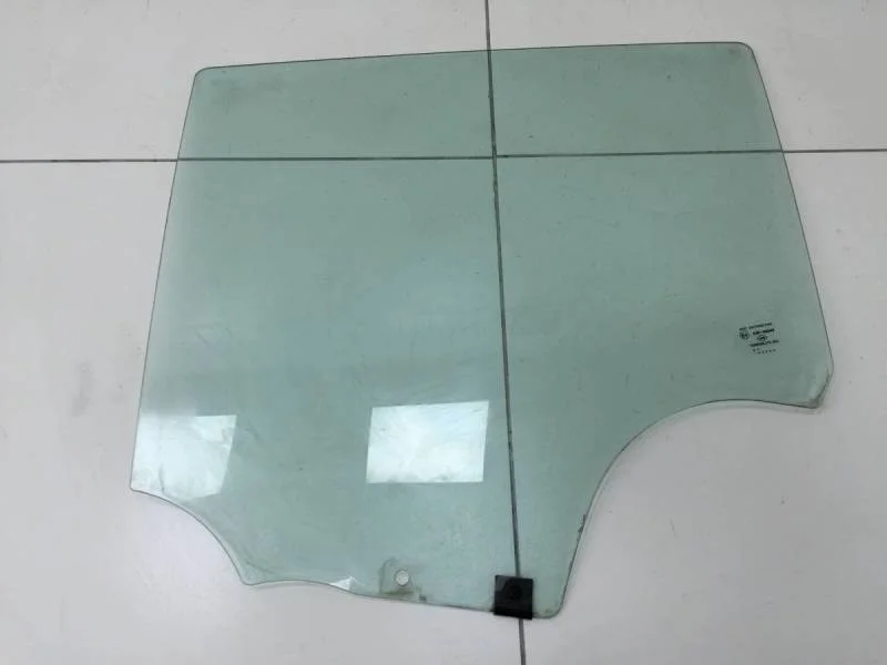 Стекло двери задней левой Renault Sandero 2009-2014