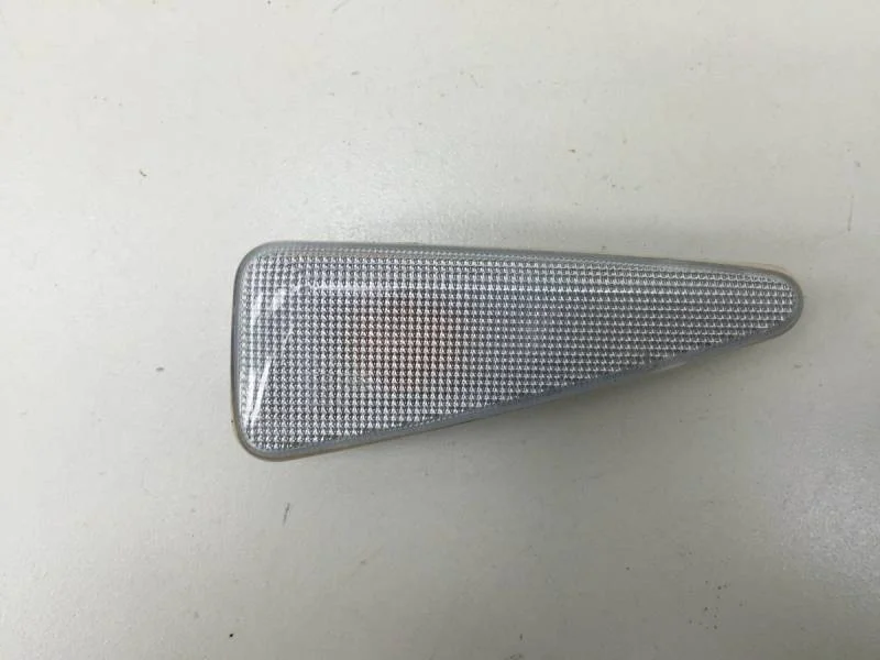 Повторитель на крыло Renault Sandero 2009-2014