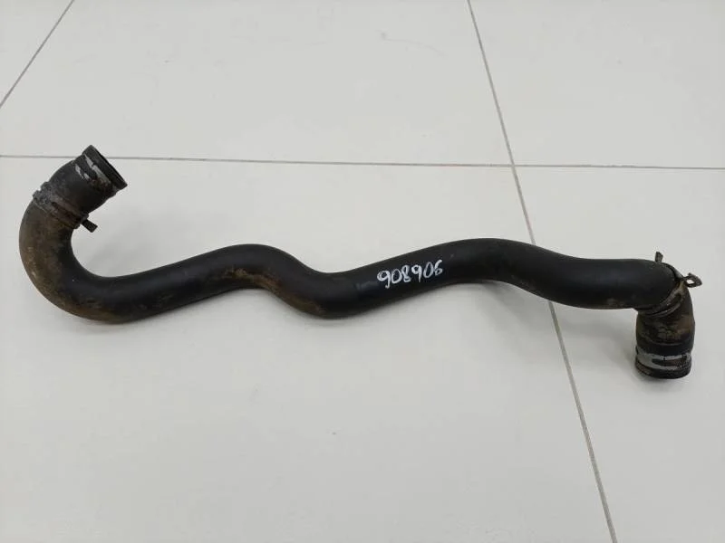 Патрубок радиатора охлаждения Renault Sandero 2009-2014