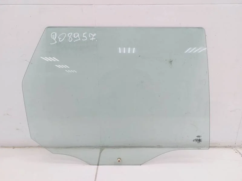 Стекло двери задней правой Ford Focus 1 1998-2004