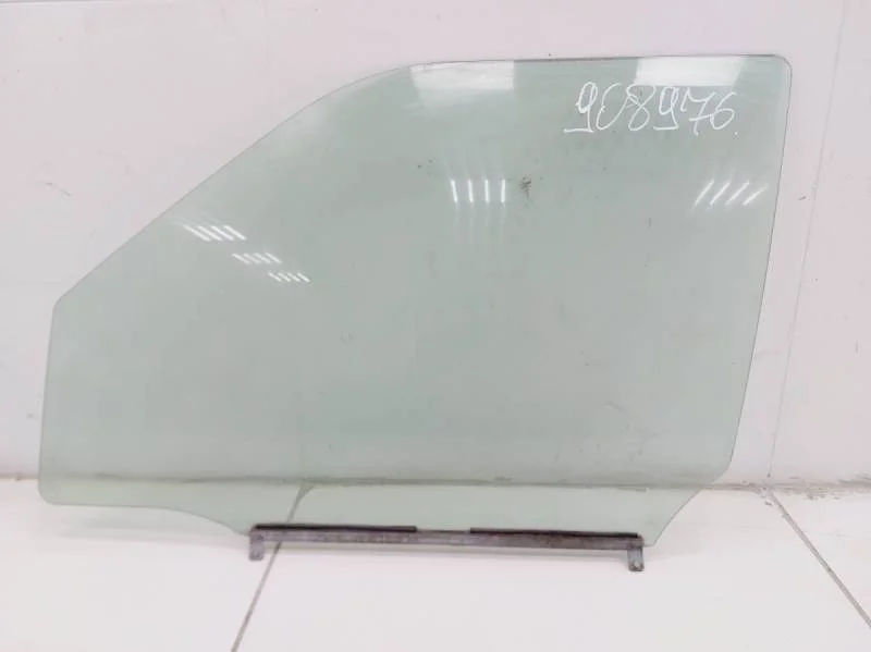 Стекло двери передней левой Suzuki Swift 2004-2010