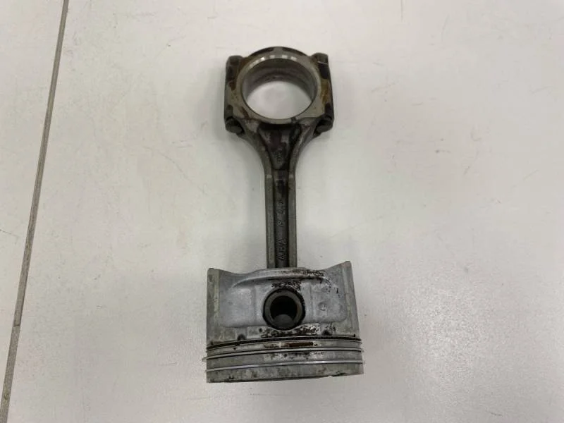 Поршень с шатуном Kia Carens (FJ) 2002-2006