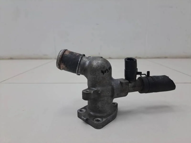 Фланец двигателя системы охлаждения Hyundai i30 (FD) 2007-2012