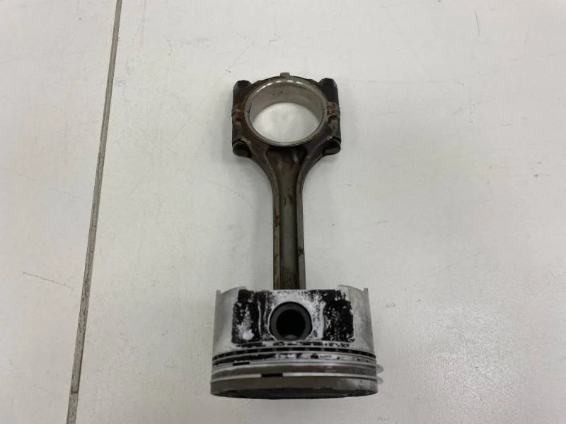 Поршень с шатуном Mitsubishi Lancer 9  (CS/Classic) 2000-2011