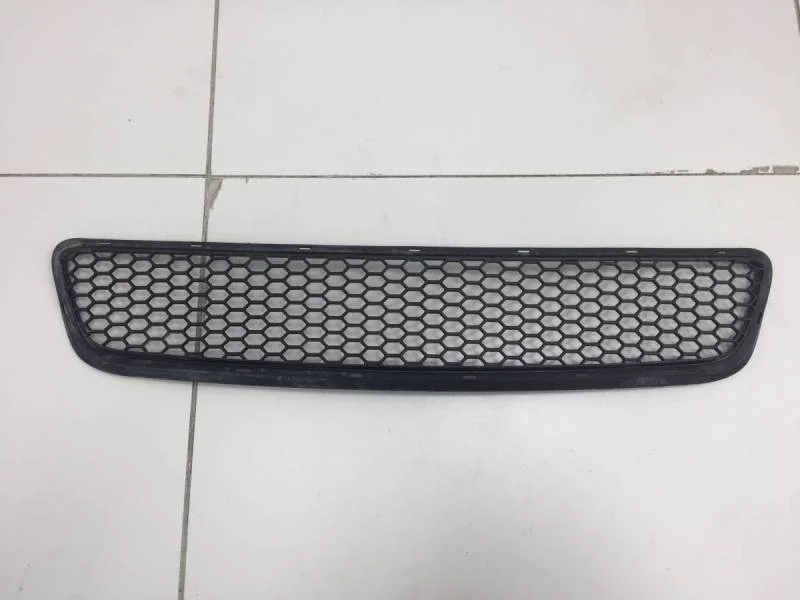 Решетка в бампер центральная Fiat Albea 2002-2012