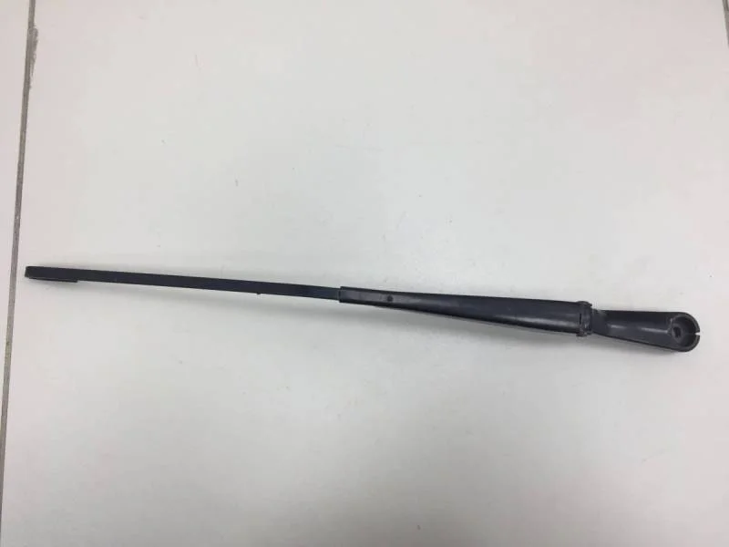 Поводок стеклоочистителя передний правый Fiat Albea 2002-2012