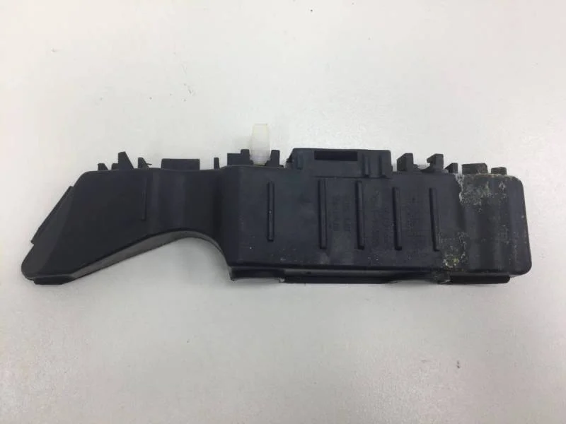 Кронштейн переднего бампера правый Hyundai Solaris 2010-2017