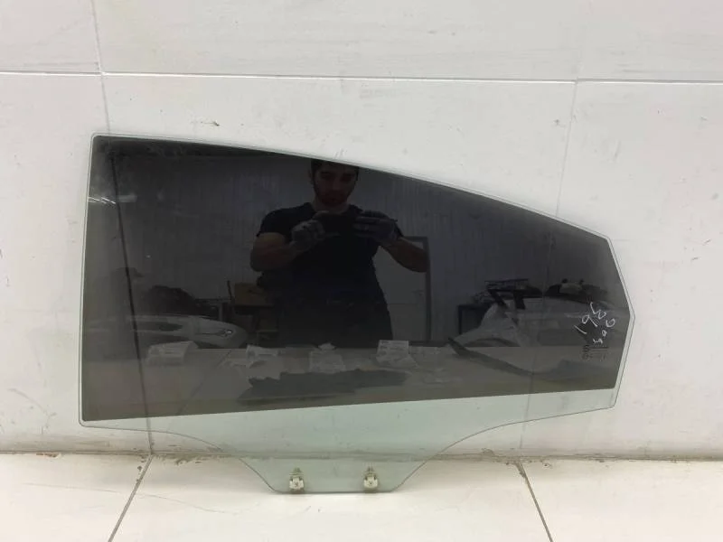 Стекло двери задней левой Hyundai Solaris 2010-2017