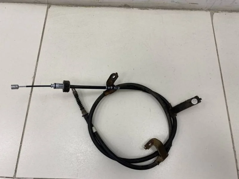 Трос стояночного тормоза левый Hyundai Solaris 2010-2017