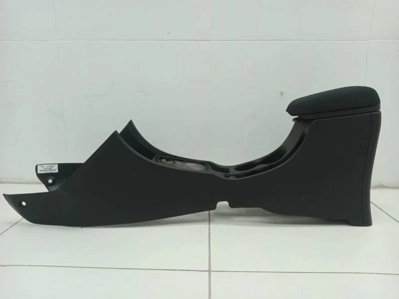 Консоль центральная Hyundai Solaris 2010-2017