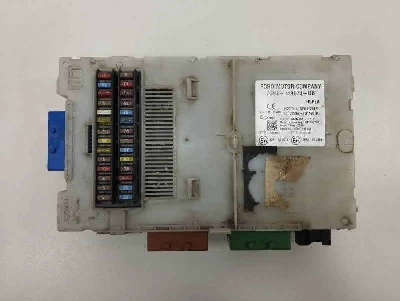Блок предохранителей Ford Mondeo 4 2007-2015