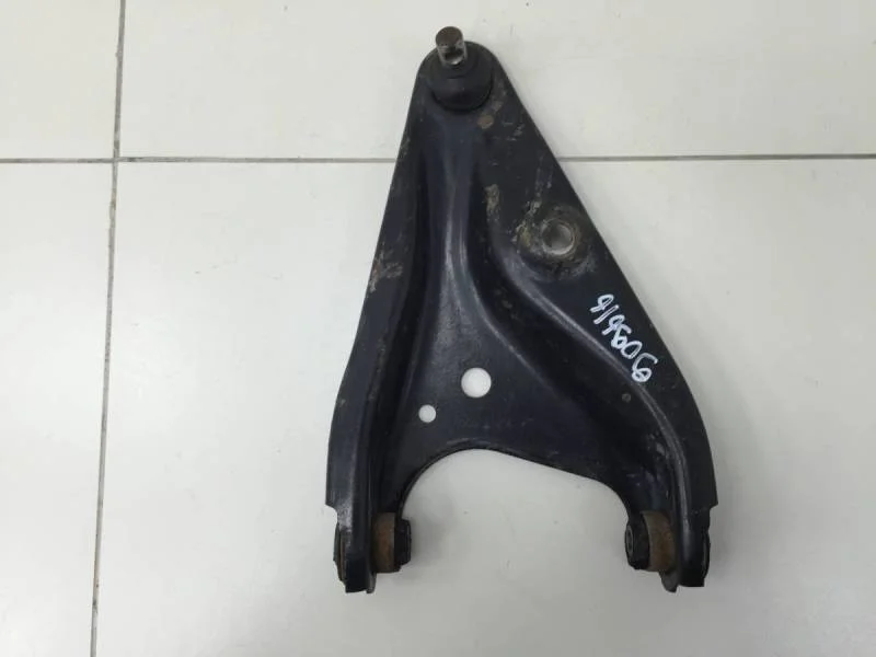 Рычаг передний правый Lada Largus 2012>