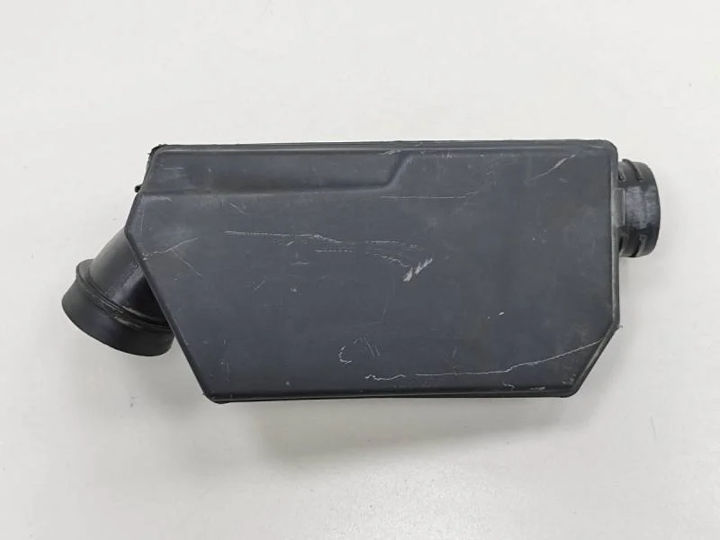 Резонатор воздушного фильтра Lada Largus 2012>