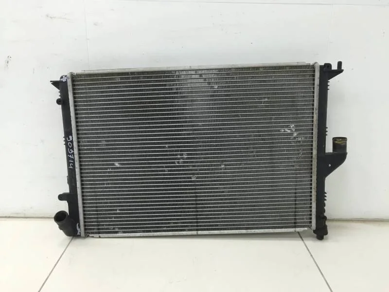 Радиатор охлаждения двигателя Lada Largus 2012>