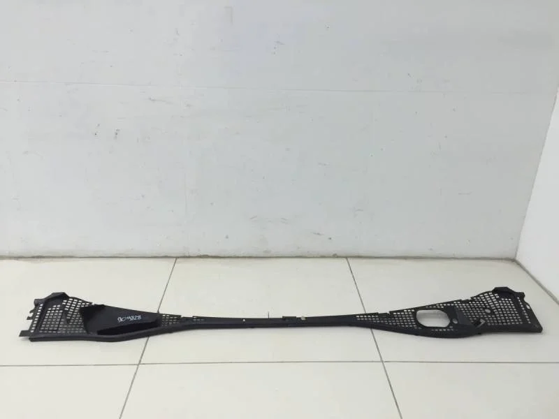 Решетка стеклооч. (планка под лобовое стекло, жабо) Lada Largus 2012>