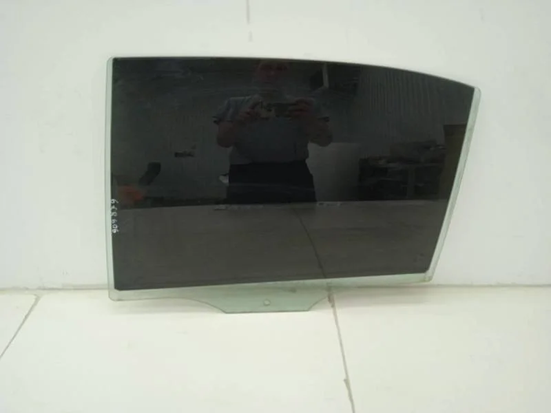 Стекло двери задней левой Skoda Octavia (A7) 2013>