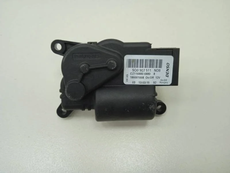 Моторчик заслонки печки Skoda Octavia (A7) 2013>