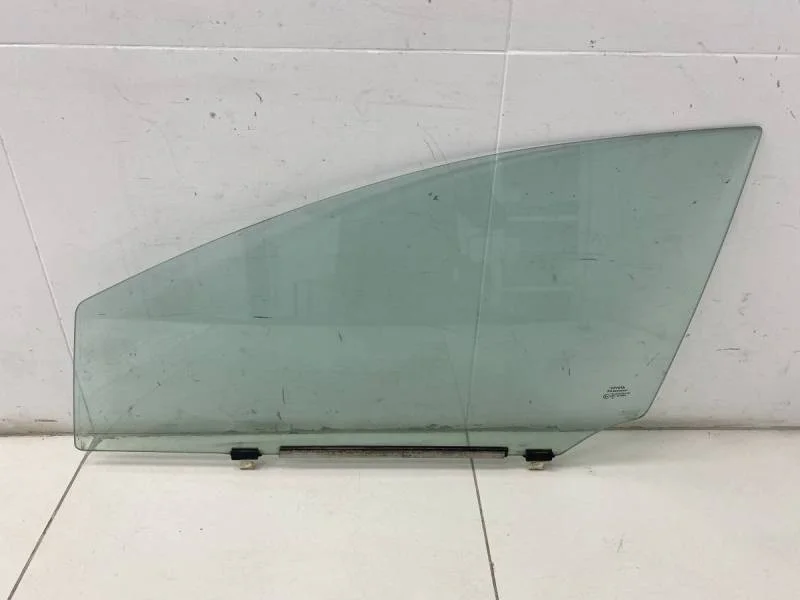 Стекло двери передней левой Toyota Avensis (T270) 2009>