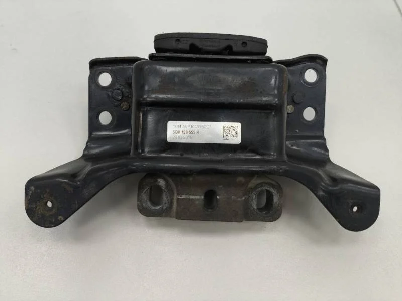 Опора КПП левая Skoda Octavia (A7) 2013>