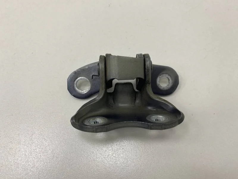 Петля двери передней левой нижняя Toyota Avensis (T270) 2009>