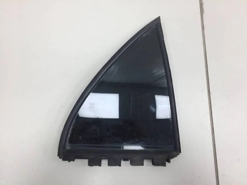 Стекло двери задней правой (форточка) Toyota Corolla E120 2001-2007