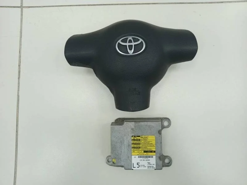 Подушка безопасности в рулевое колесо Toyota Corolla E120 2001-2007