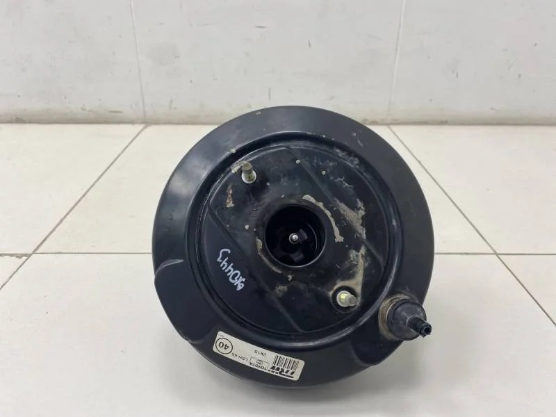 Усилитель тормозов вакуумный Toyota Corolla E120 2001-2007