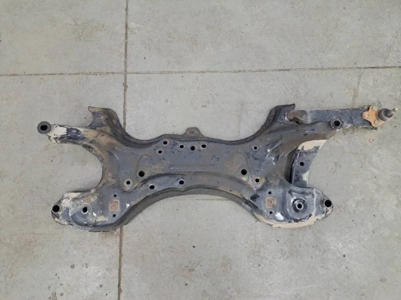 Балка подмоторная Toyota Corolla E120 2001-2007