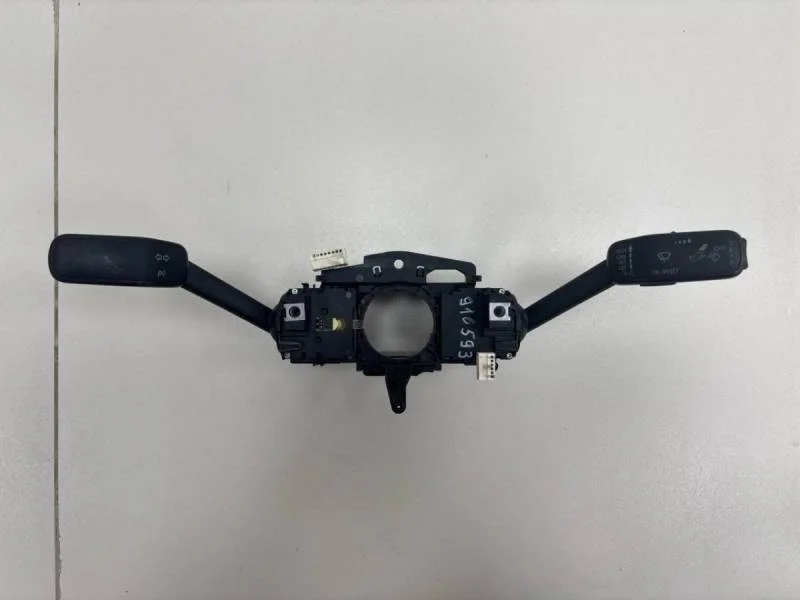 Переключатель подрулевой в сборе Skoda Octavia (A7) 2013>