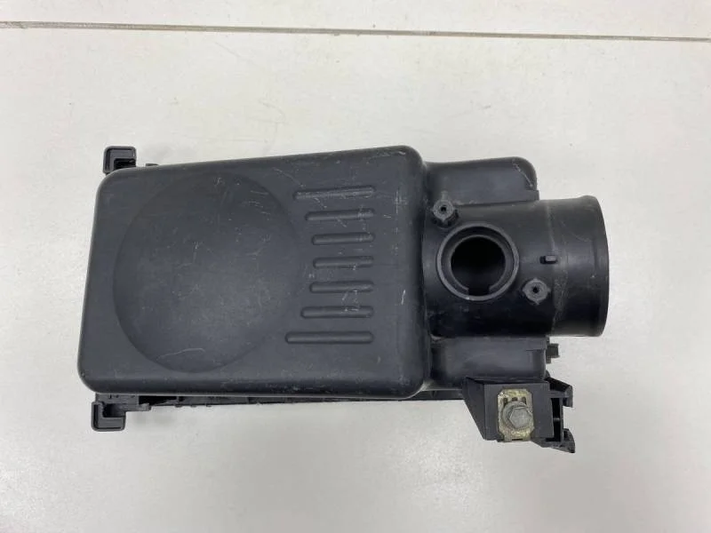 Крышка воздушного фильтра Toyota Corolla E120 2001-2007