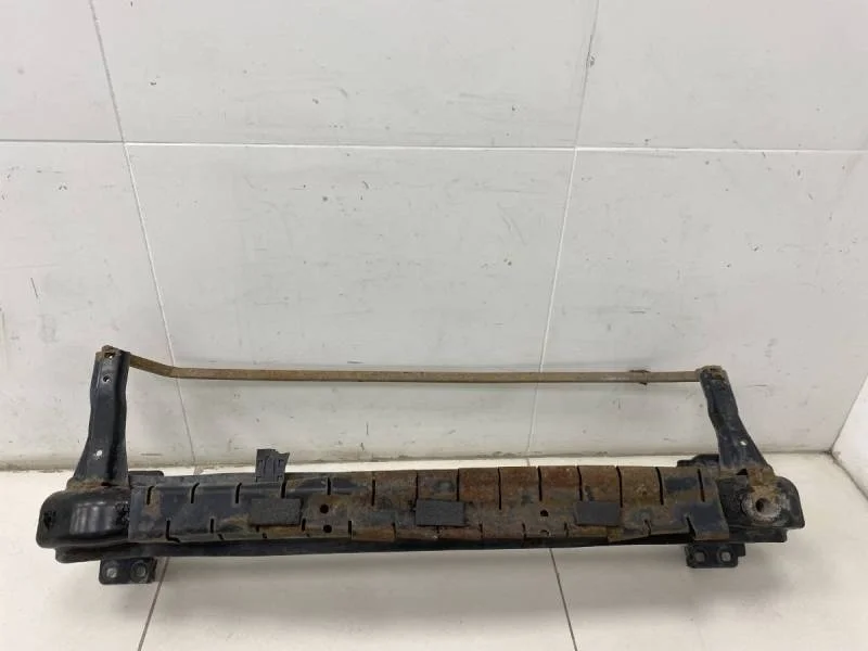 Усилитель переднего бампера Volkswagen Polo (HB) 2009>