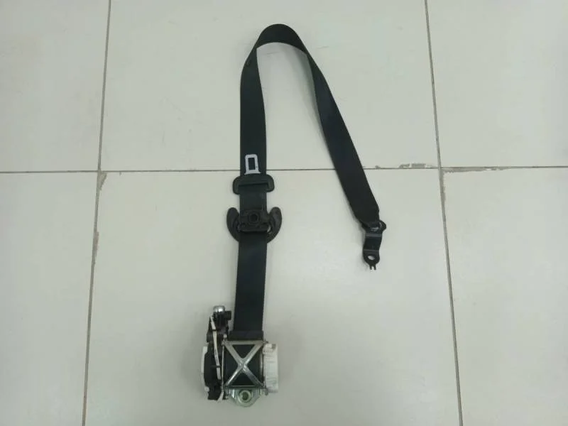 Ремень безопасности с пиропатроном Volkswagen Polo (HB) 2009>