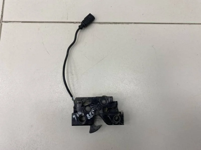 Замок капота Volkswagen Polo (HB) 2009>