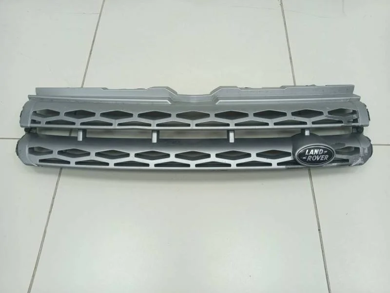 Решетка радиатора Land Rover Range Rover Evoque 2011-2018